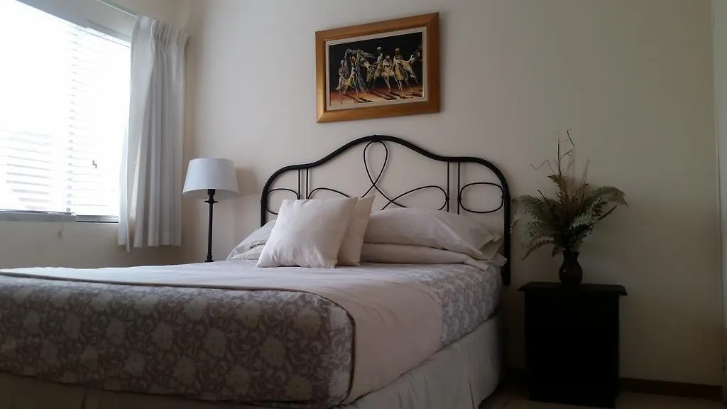 Apartment Crystal Towers Hotel Kingston